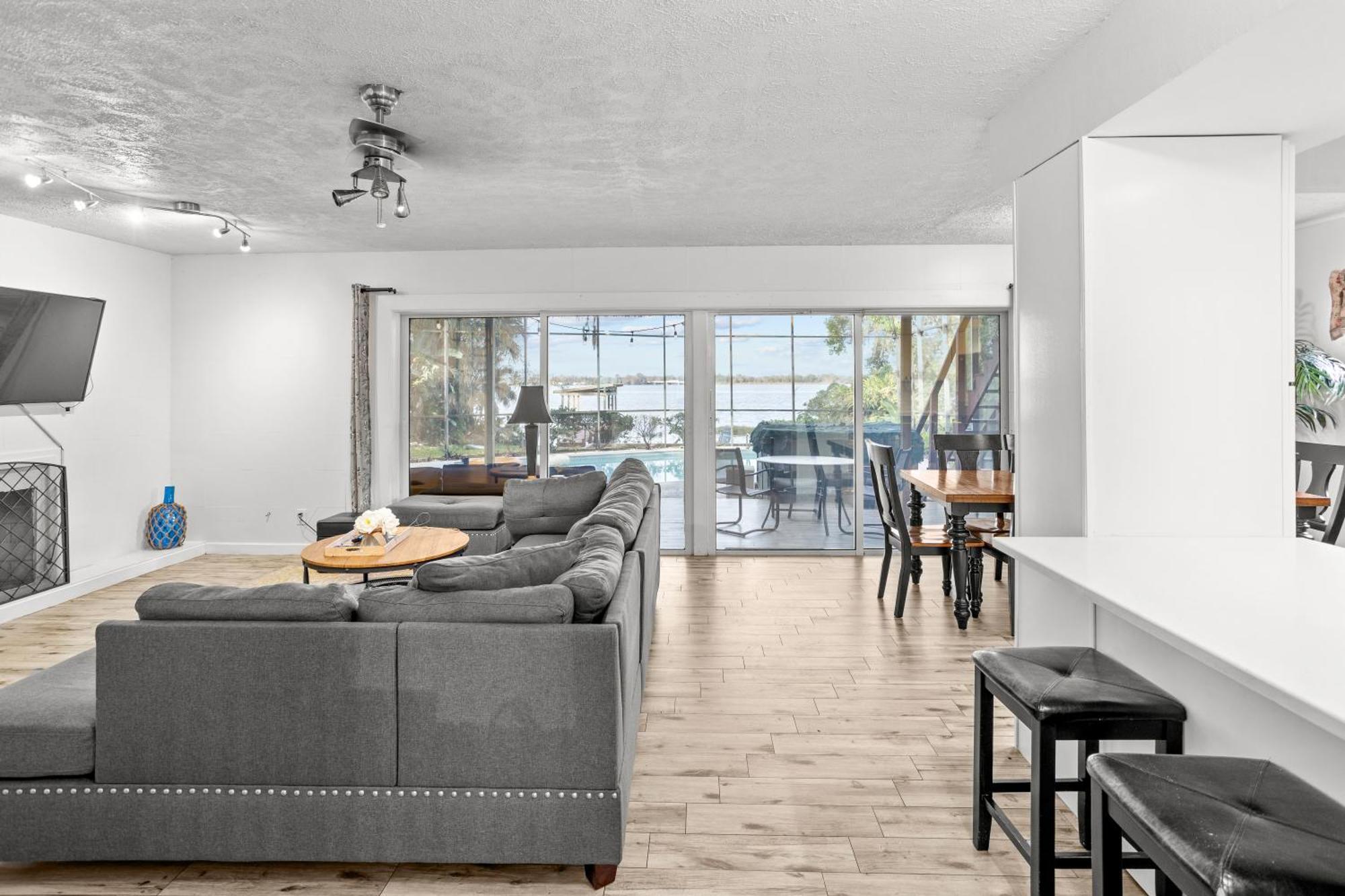 Spacious Lakefront House With Pool, Hottub, & Boating Orlando Eksteriør billede